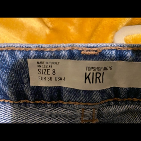 Top shop, size 4, jean shorts - Picture 4 of 4